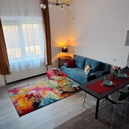Napraforgo Apartman Lejlighed Szeged Eksteriør billede